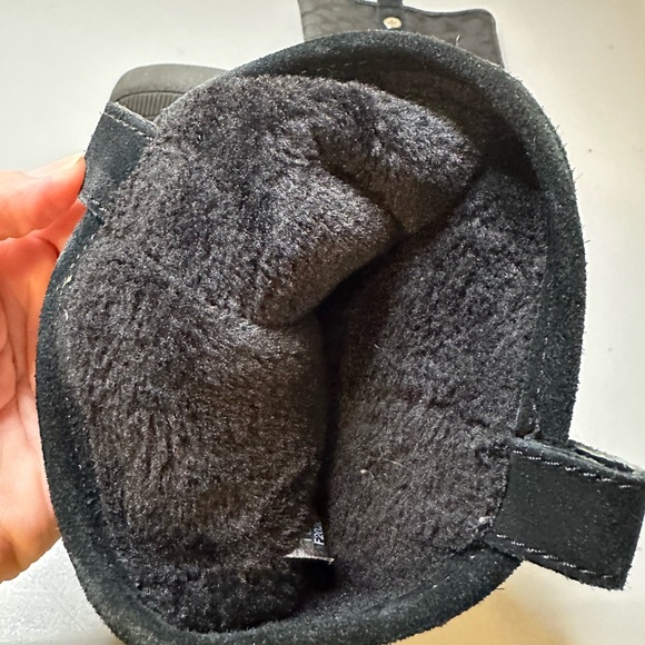 Authentic Coach black boots, warm and comfy, silver accents, size 8B - Picture 4 of 6